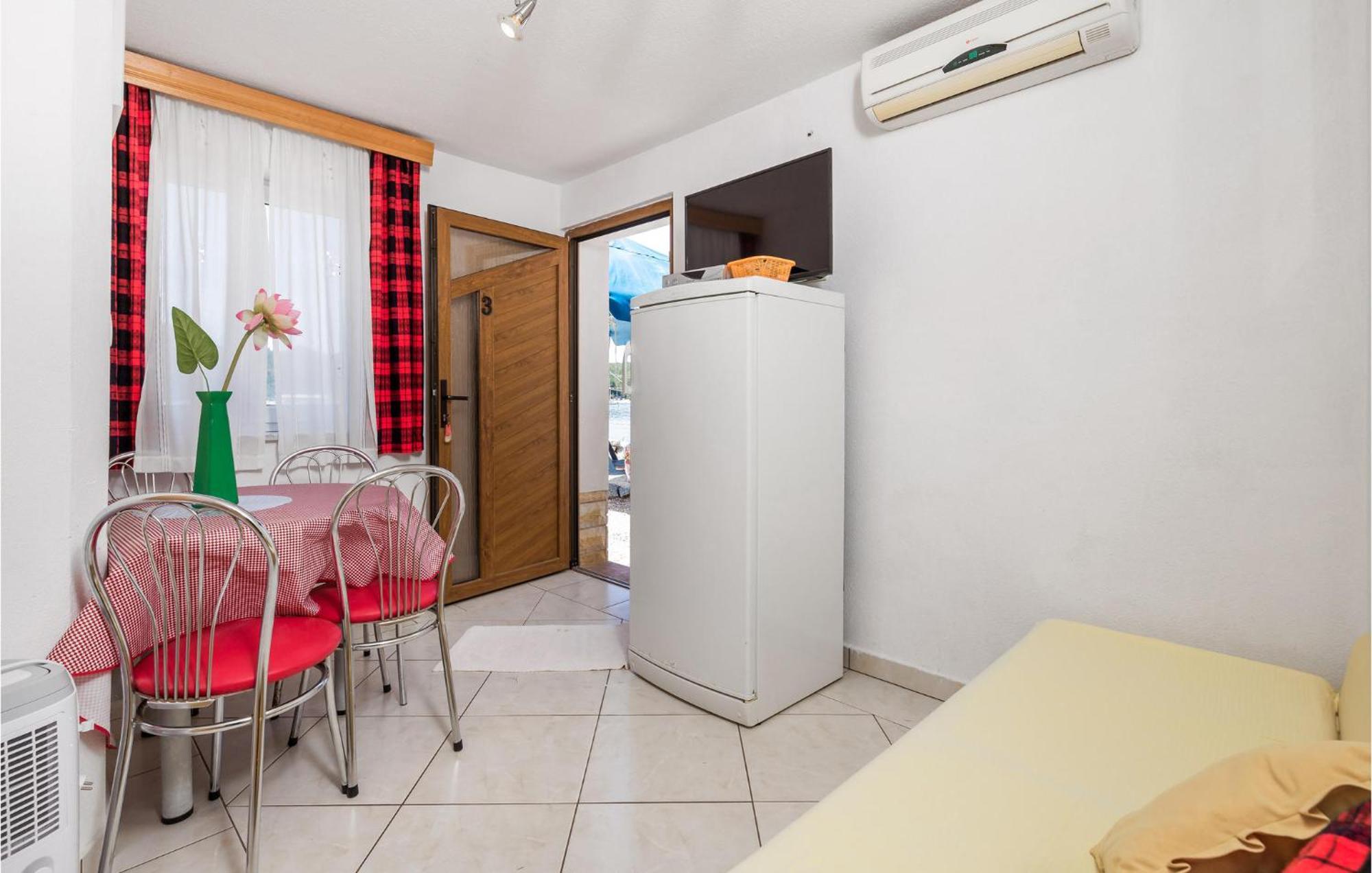 Beach Front Apartment In Punta Kriza With Kitchen Extérieur photo